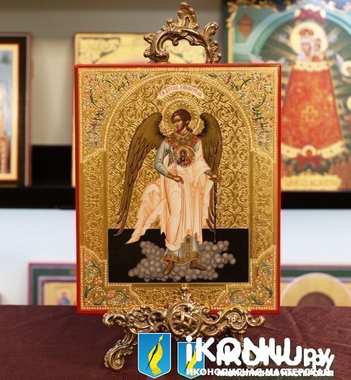 Икона Святого Ангела Хранителя (на золоте с резьбой, авторская живопись) (образ №338260)